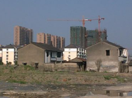 【京云征地<a href=http://www.gj341jr.cn/team/ target=_blank class=infotextkey>拆遷律師</a>】房屋強(qiáng)拆確認(rèn)違法后，該如何索要拆遷賠償？
