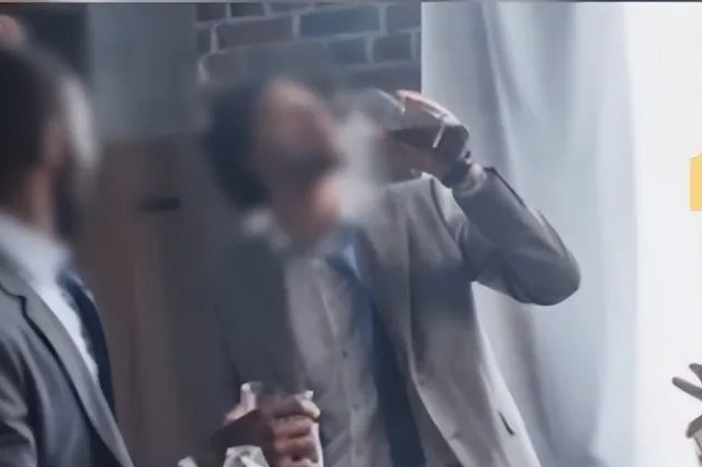 男子酒后墜樓身亡，家屬起訴同飲者獲賠17萬，法院為何這樣判？