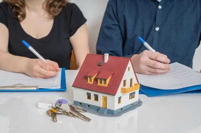 婚內(nèi)把共有的房子寫協(xié)議給一方，是夫妻財產(chǎn)協(xié)議還是贈與？